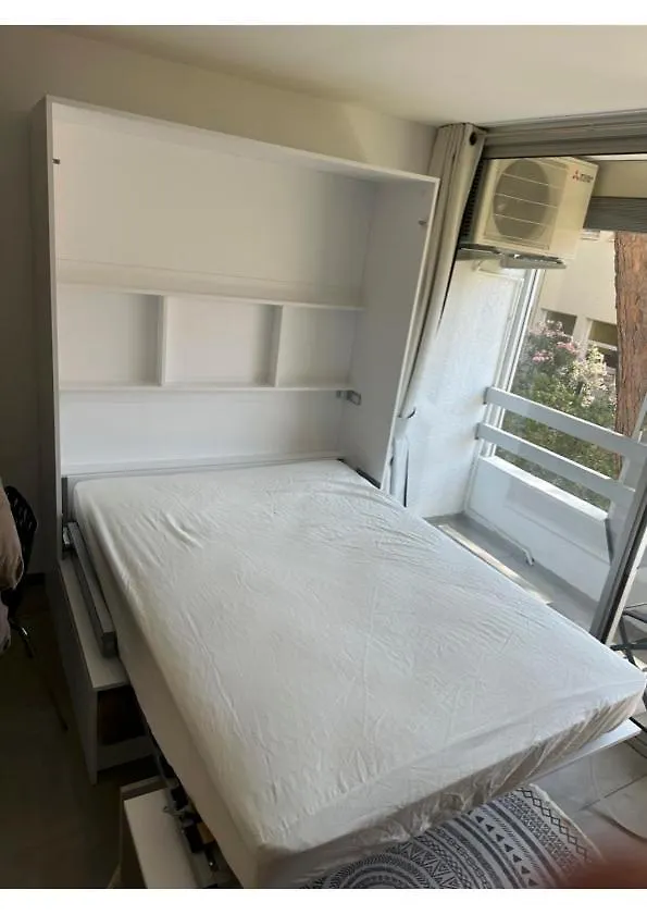 Superbe Studio Climatise Sur Le Port De Hyères Apartmán