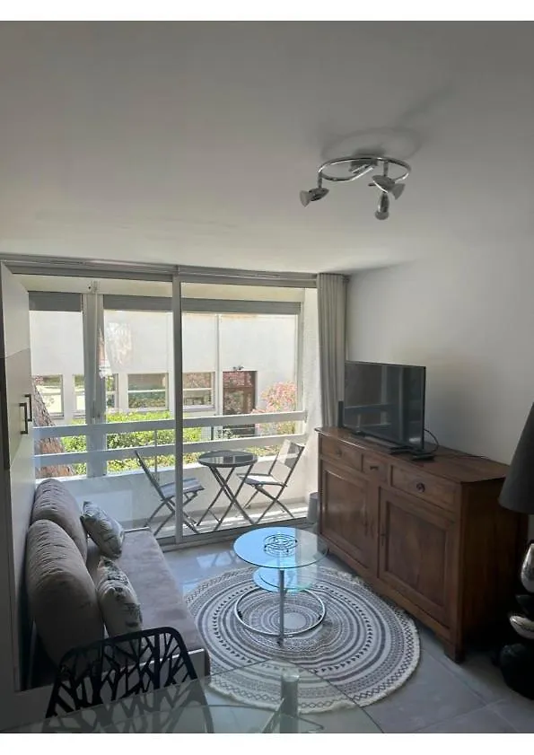 Appartement Superbe Studio Climatise Sur Le Port De Hyères